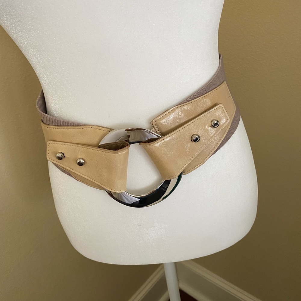 Small tan wide expandable belt